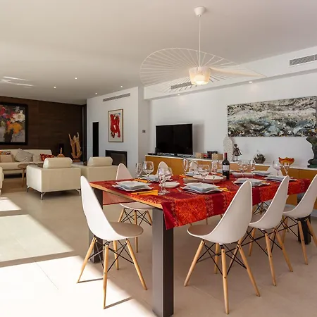 Lucia توسا ذي مار