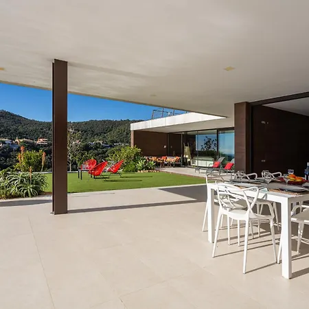 فيلة Lucia توسا ذي مار